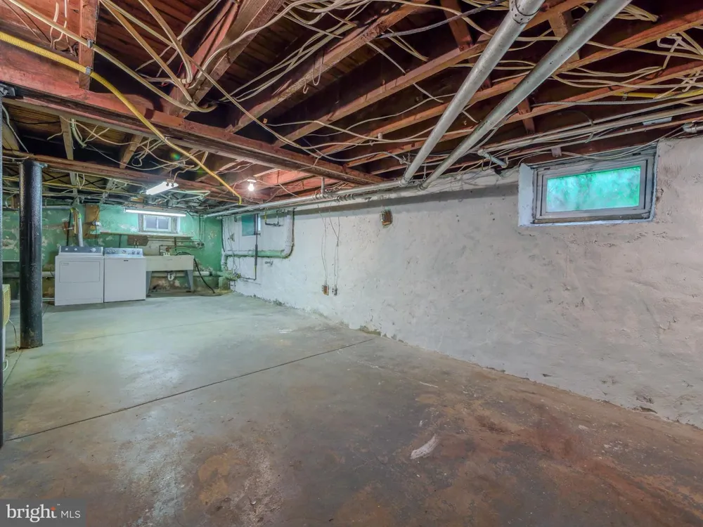 705 EDMONDS AVENUE Drexel Hill, PA 19026
