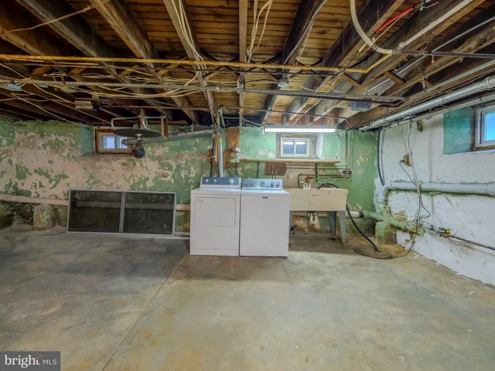 705 EDMONDS AVENUE Drexel Hill, PA 19026
