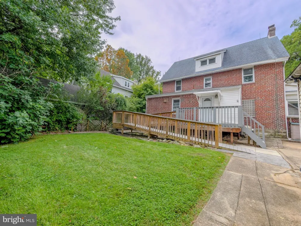705 EDMONDS AVENUE Drexel Hill, PA 19026