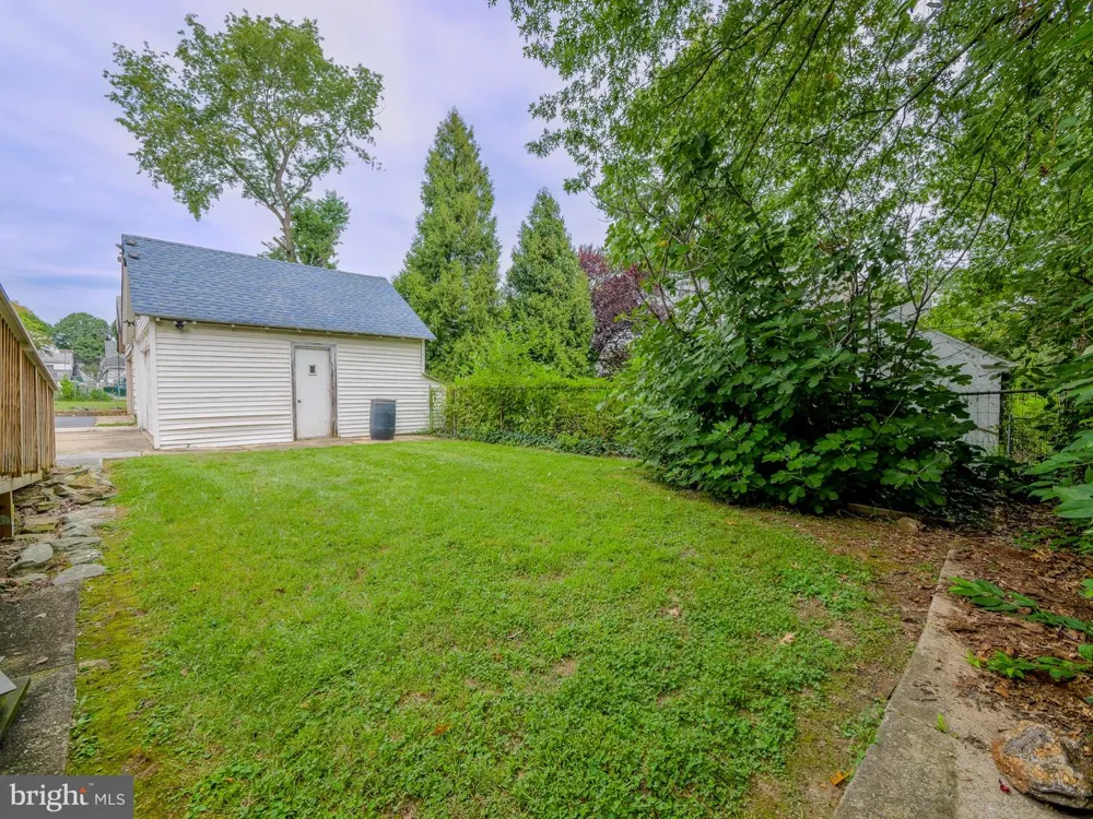705 EDMONDS AVENUE Drexel Hill, PA 19026