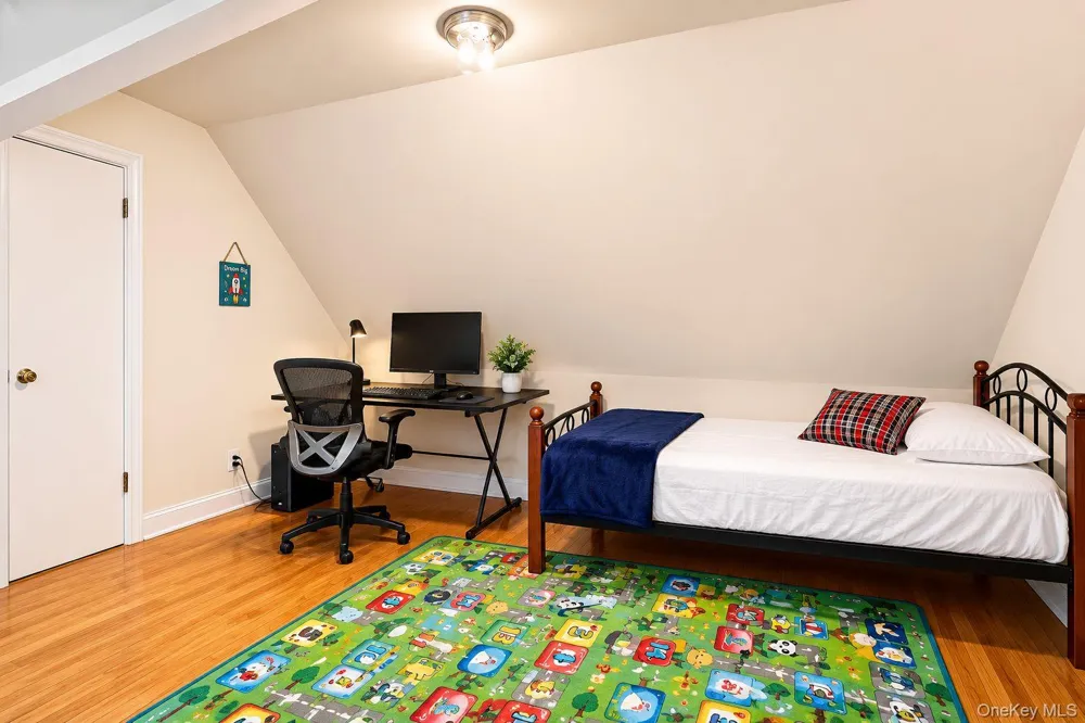 9121 110th Street Richmond Hill, NY 11418