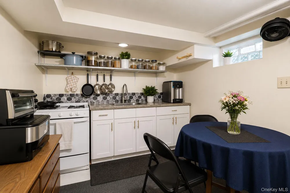 9121 110th Street Richmond Hill, NY 11418