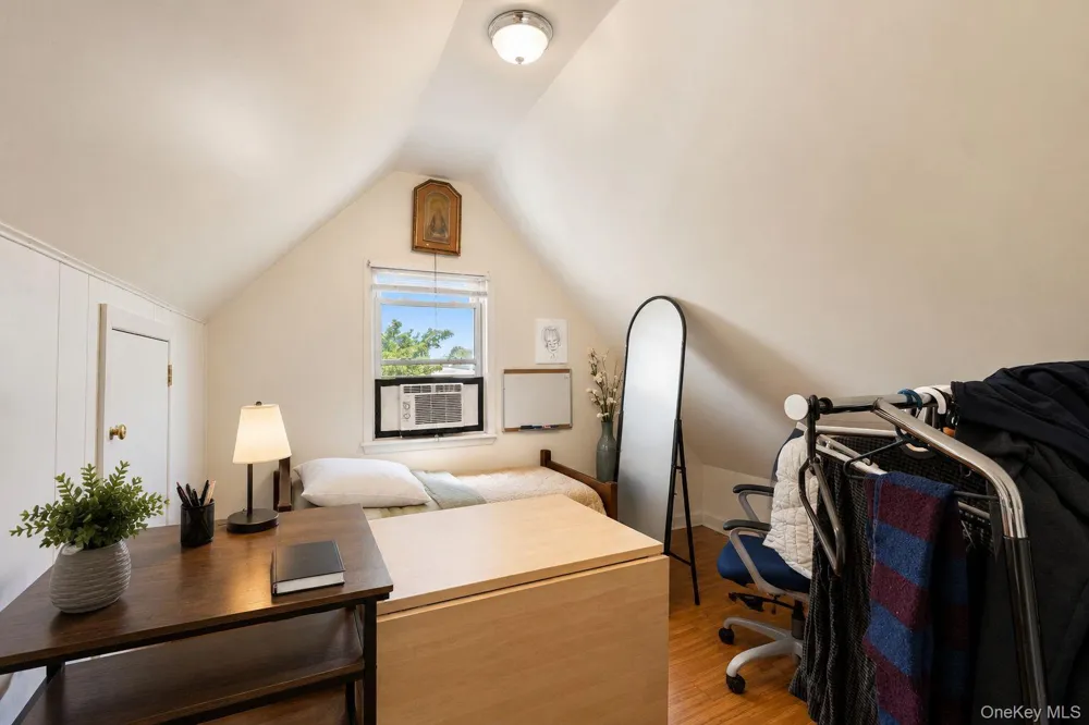 9121 110th Street Richmond Hill, NY 11418