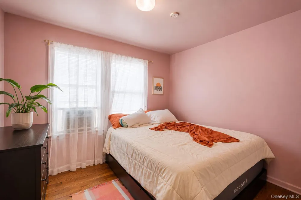 9121 110th Street Richmond Hill, NY 11418