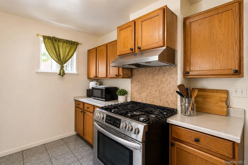 9121 110th Street Richmond Hill, NY 11418