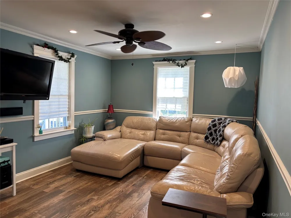 197 S 7th Street Lindenhurst, NY 11757