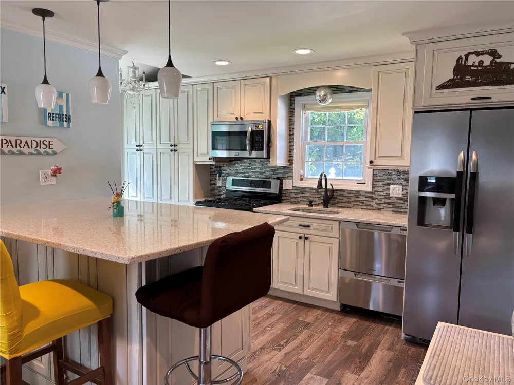 197 S 7th Street Lindenhurst, NY 11757