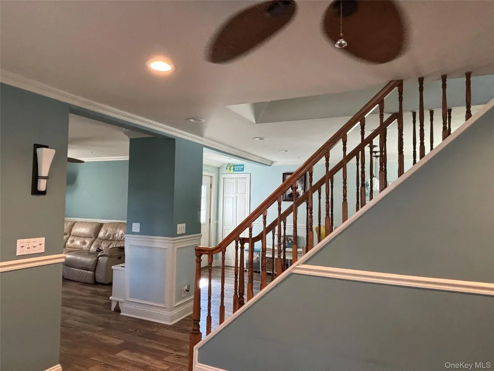 197 S 7th Street Lindenhurst, NY 11757