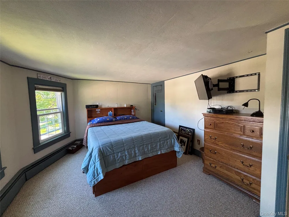 197 S 7th Street Lindenhurst, NY 11757