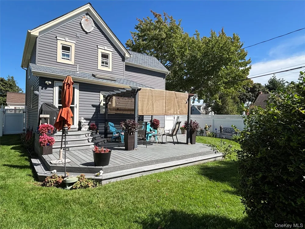 197 S 7th Street Lindenhurst, NY 11757
