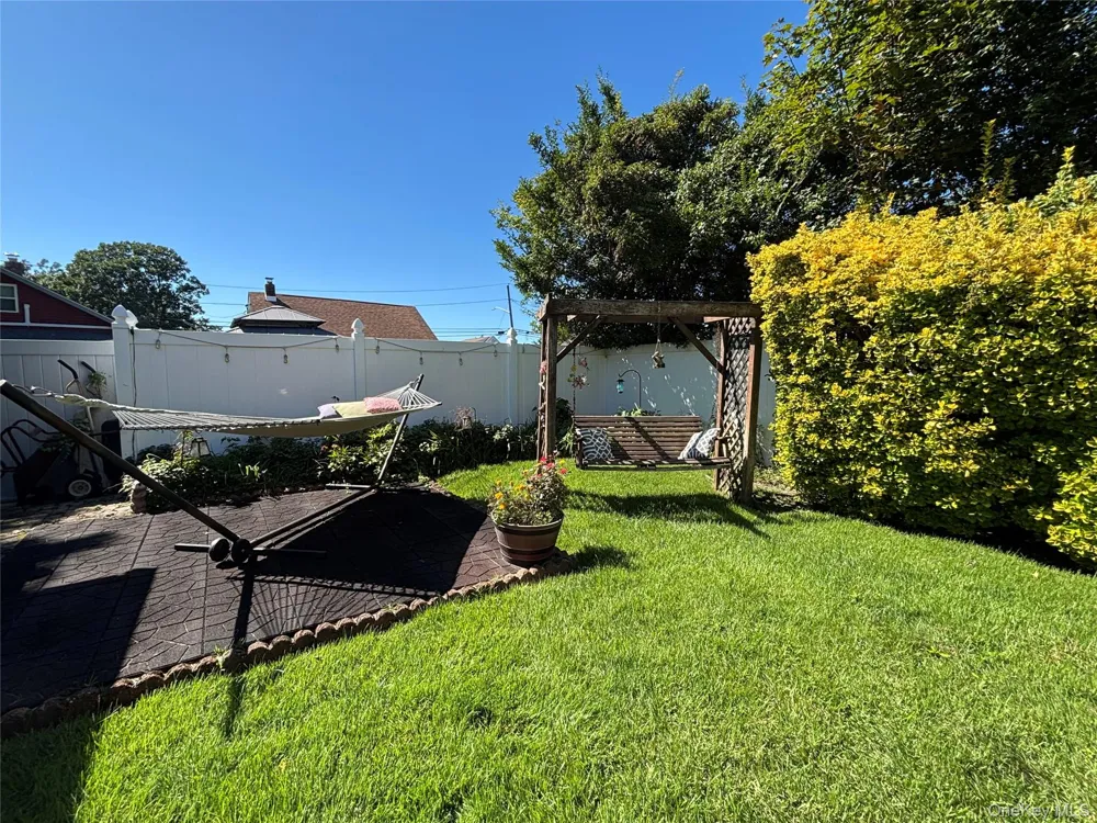 197 S 7th Street Lindenhurst, NY 11757