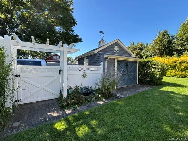 197 S 7th Street Lindenhurst, NY 11757