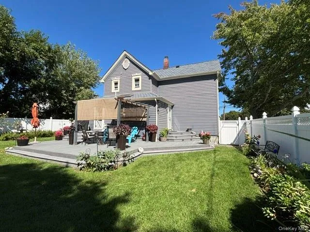 197 S 7th Street Lindenhurst, NY 11757