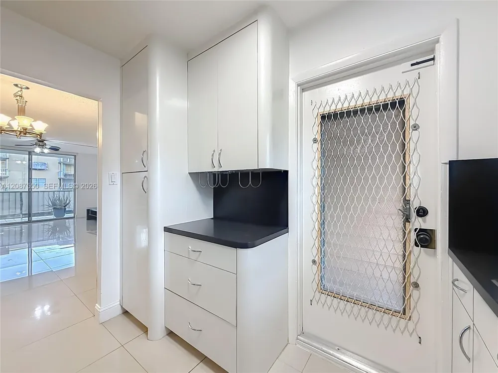 1600 Tallwood Ave #204 Hollywood, FL 33021