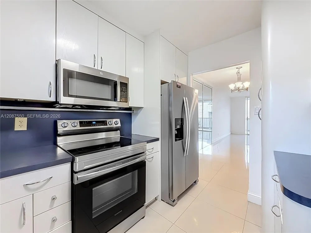 1600 Tallwood Ave #204 Hollywood, FL 33021