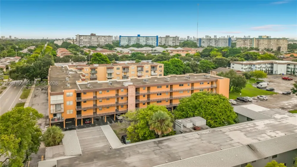 1600 Tallwood Ave #204 Hollywood, FL 33021
