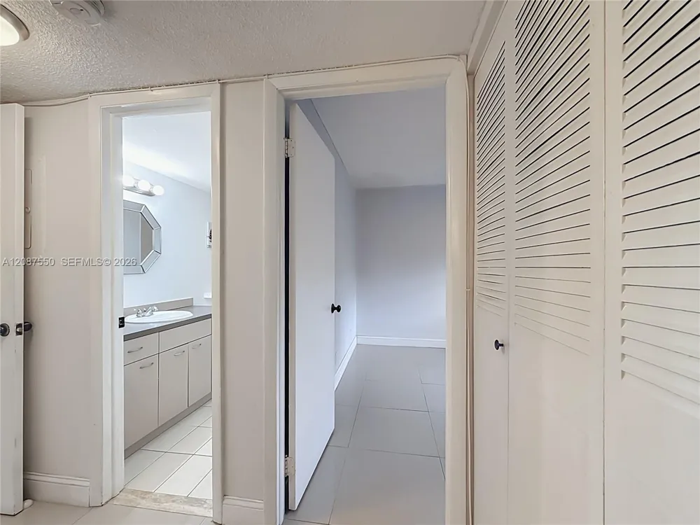 1600 Tallwood Ave #204 Hollywood, FL 33021