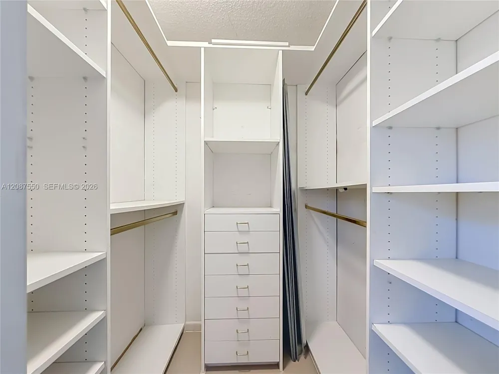 1600 Tallwood Ave #204 Hollywood, FL 33021