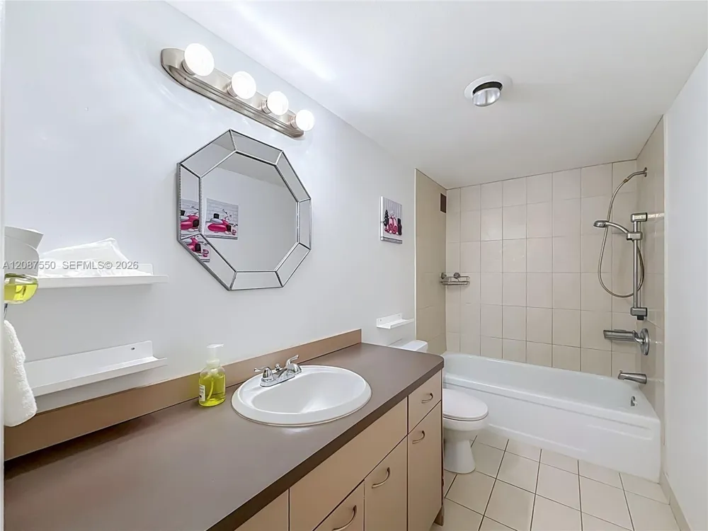 1600 Tallwood Ave #204 Hollywood, FL 33021