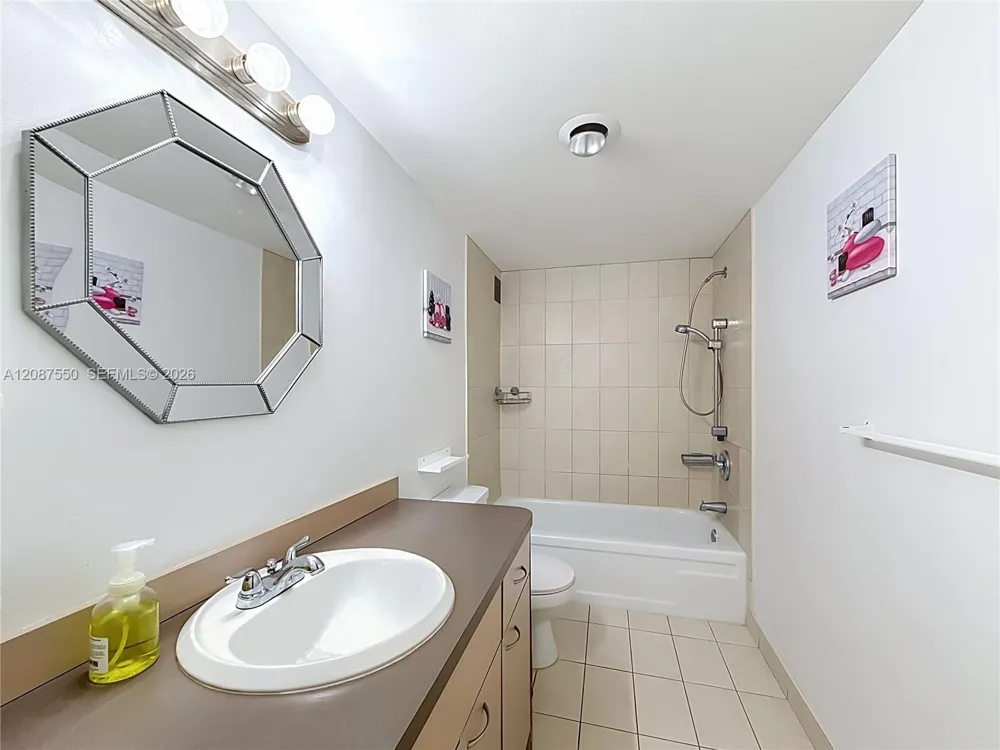 1600 Tallwood Ave #204 Hollywood, FL 33021