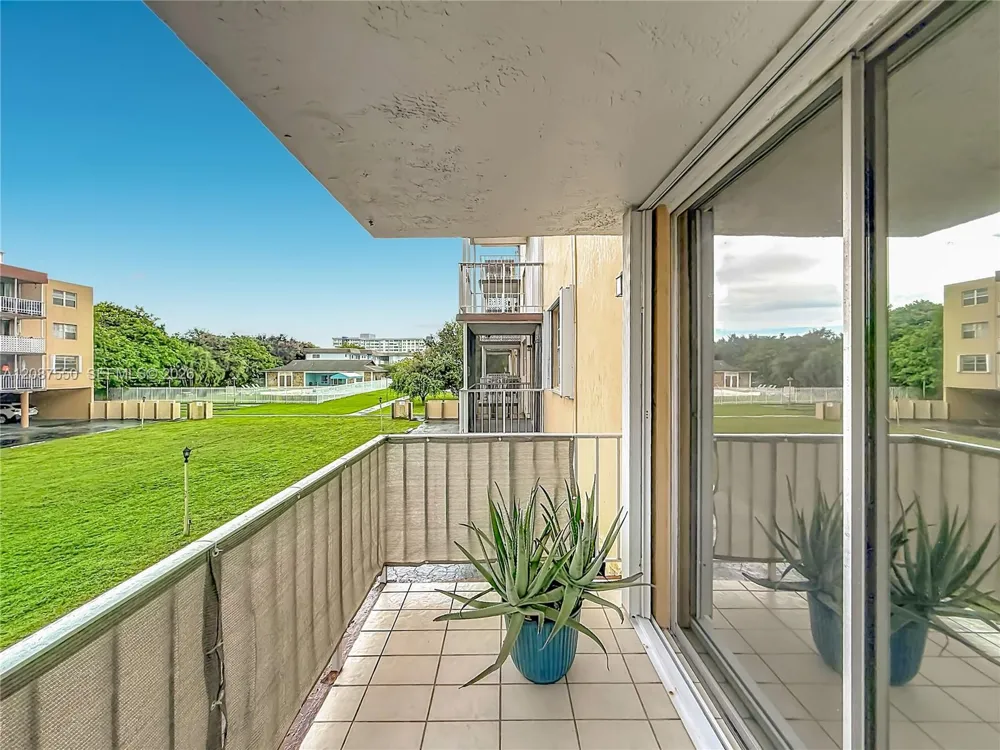 1600 Tallwood Ave #204 Hollywood, FL 33021