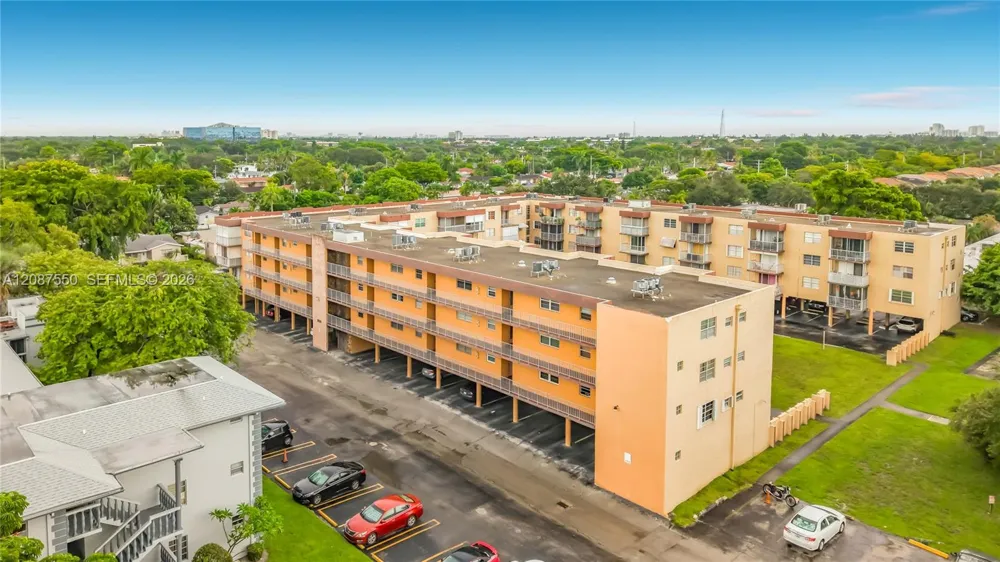 1600 Tallwood Ave #204 Hollywood, FL 33021