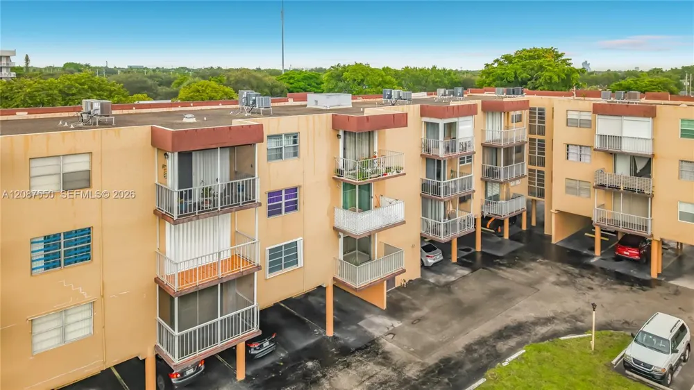 1600 Tallwood Ave #204 Hollywood, FL 33021