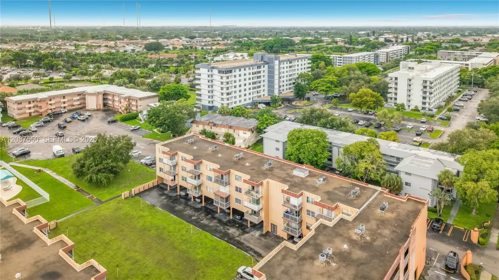 1600 Tallwood Ave #204 Hollywood, FL 33021