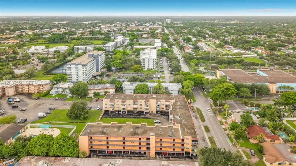 1600 Tallwood Ave #204 Hollywood, FL 33021