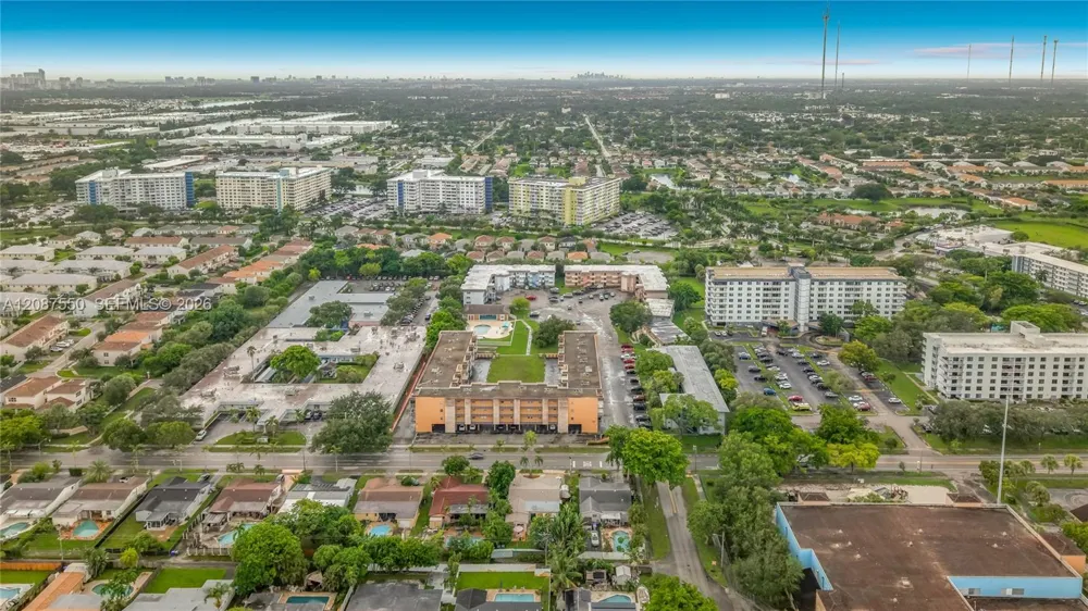 1600 Tallwood Ave #204 Hollywood, FL 33021
