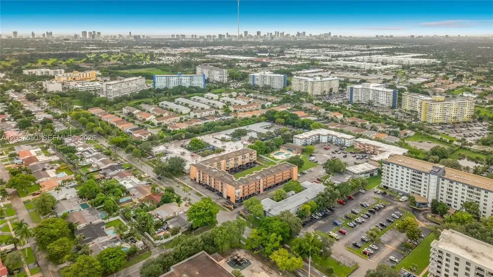 1600 Tallwood Ave #204 Hollywood, FL 33021