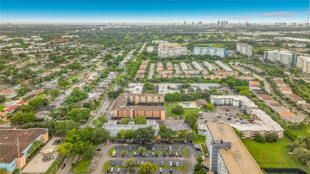 1600 Tallwood Ave #204 Hollywood, FL 33021