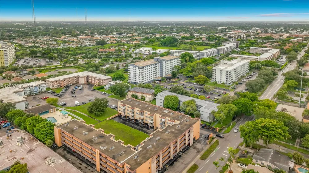1600 Tallwood Ave #204 Hollywood, FL 33021