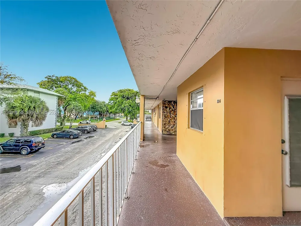 1600 Tallwood Ave #204 Hollywood, FL 33021