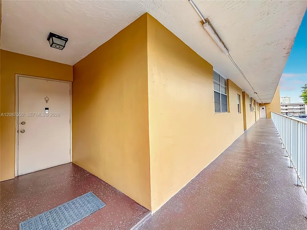 1600 Tallwood Ave #204 Hollywood, FL 33021