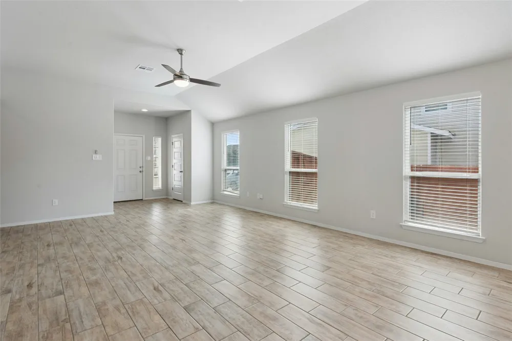 120 Lyndon Drive San Marcos, TX 78666