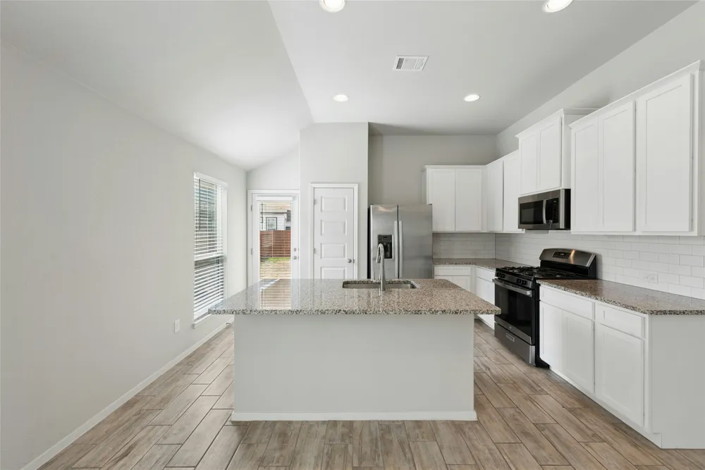 120 Lyndon Drive San Marcos, TX 78666
