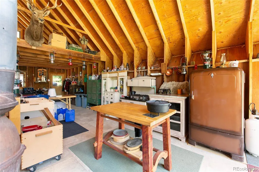 000 Lake View Drive Meredith, CO 81642