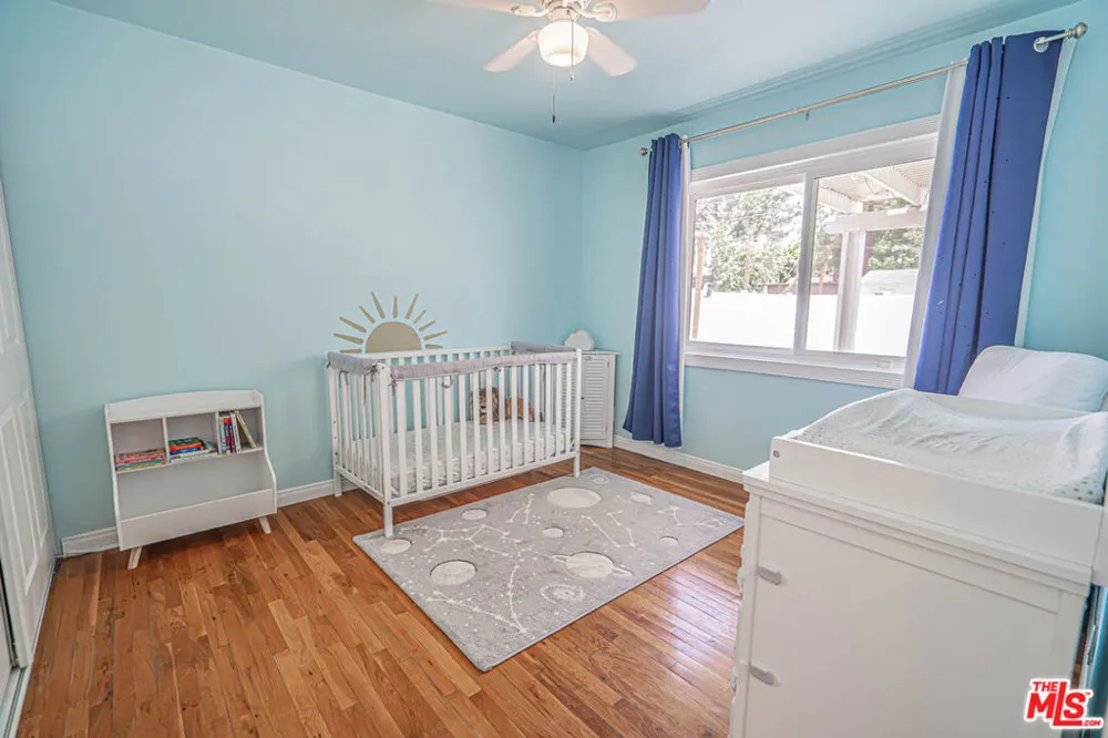 7044 Garden Grove Avenue Los Angeles, CA 91335