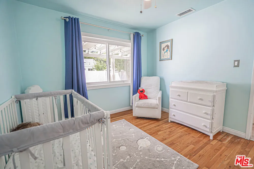 7044 Garden Grove Avenue Los Angeles, CA 91335