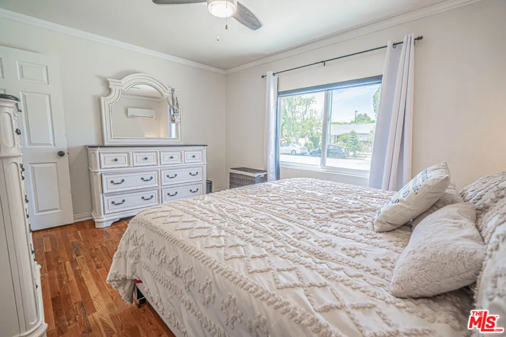 7044 Garden Grove Avenue Los Angeles, CA 91335