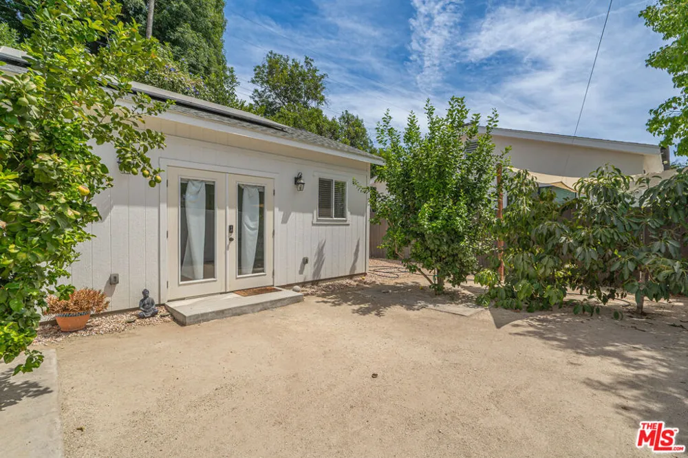7044 Garden Grove Avenue Los Angeles, CA 91335