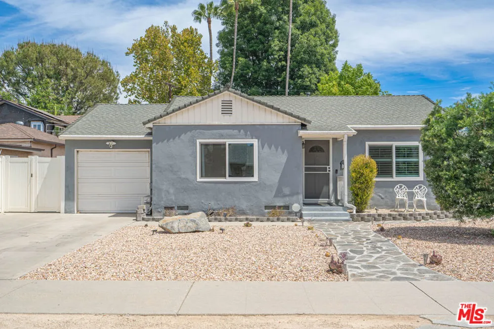 7044 Garden Grove Avenue Los Angeles, CA 91335