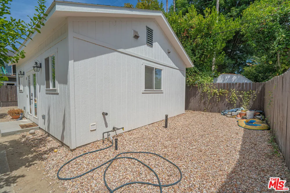 7044 Garden Grove Avenue Los Angeles, CA 91335
