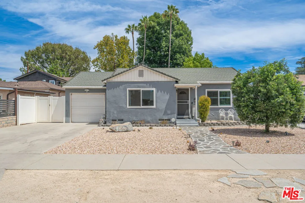 7044 Garden Grove Avenue Los Angeles, CA 91335