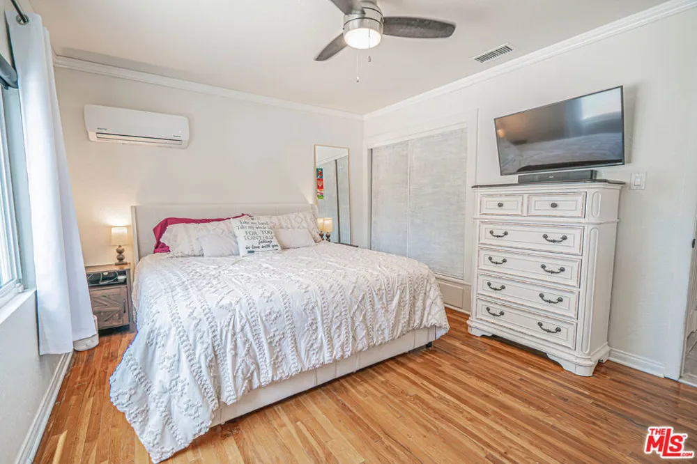 7044 Garden Grove Avenue Los Angeles, CA 91335