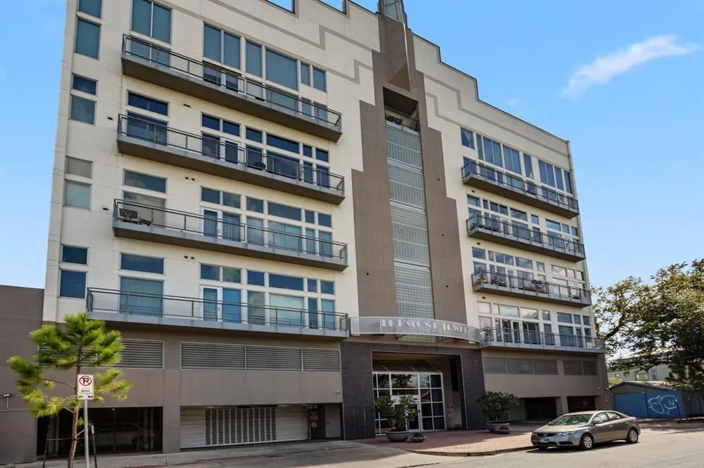 3311 Yupon Street #601 Houston, TX 77006