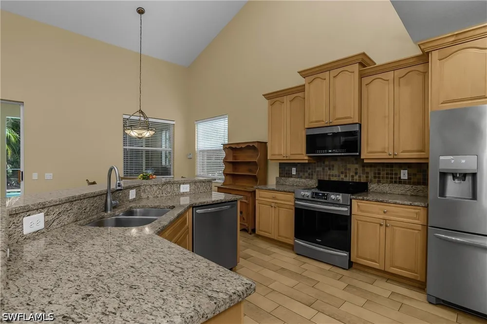 Fox Hollow Circle Fort Myers, FL 33912