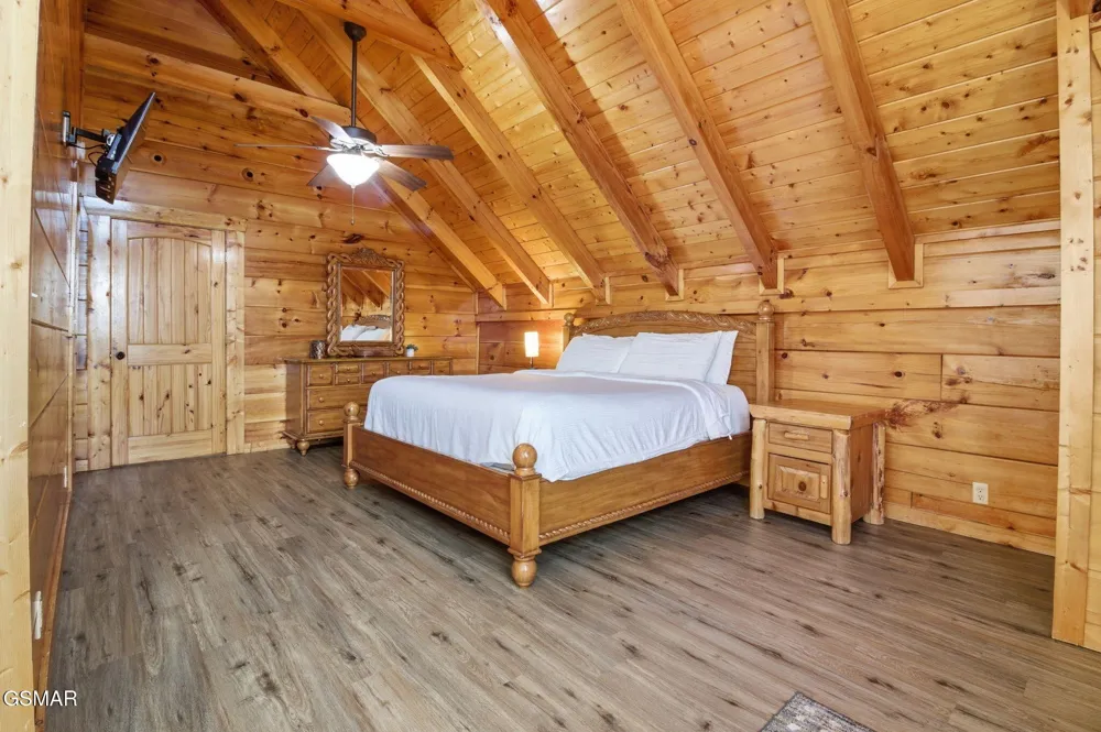 1091 Towering Oaks Drive Sevierville, TN 37876