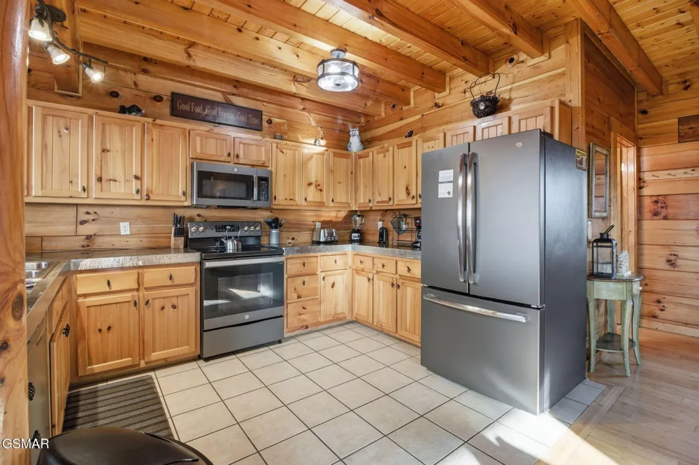 1091 Towering Oaks Drive Sevierville, TN 37876